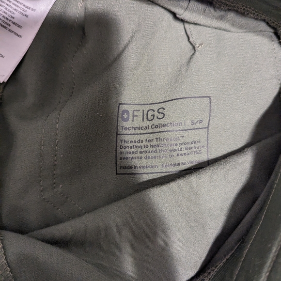 Figs Moss Green Petite Small Scrub Pants - Picture 3 of 5